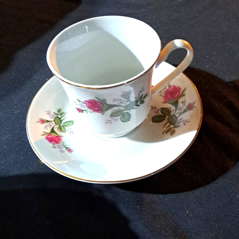 Silverie fine China red roses